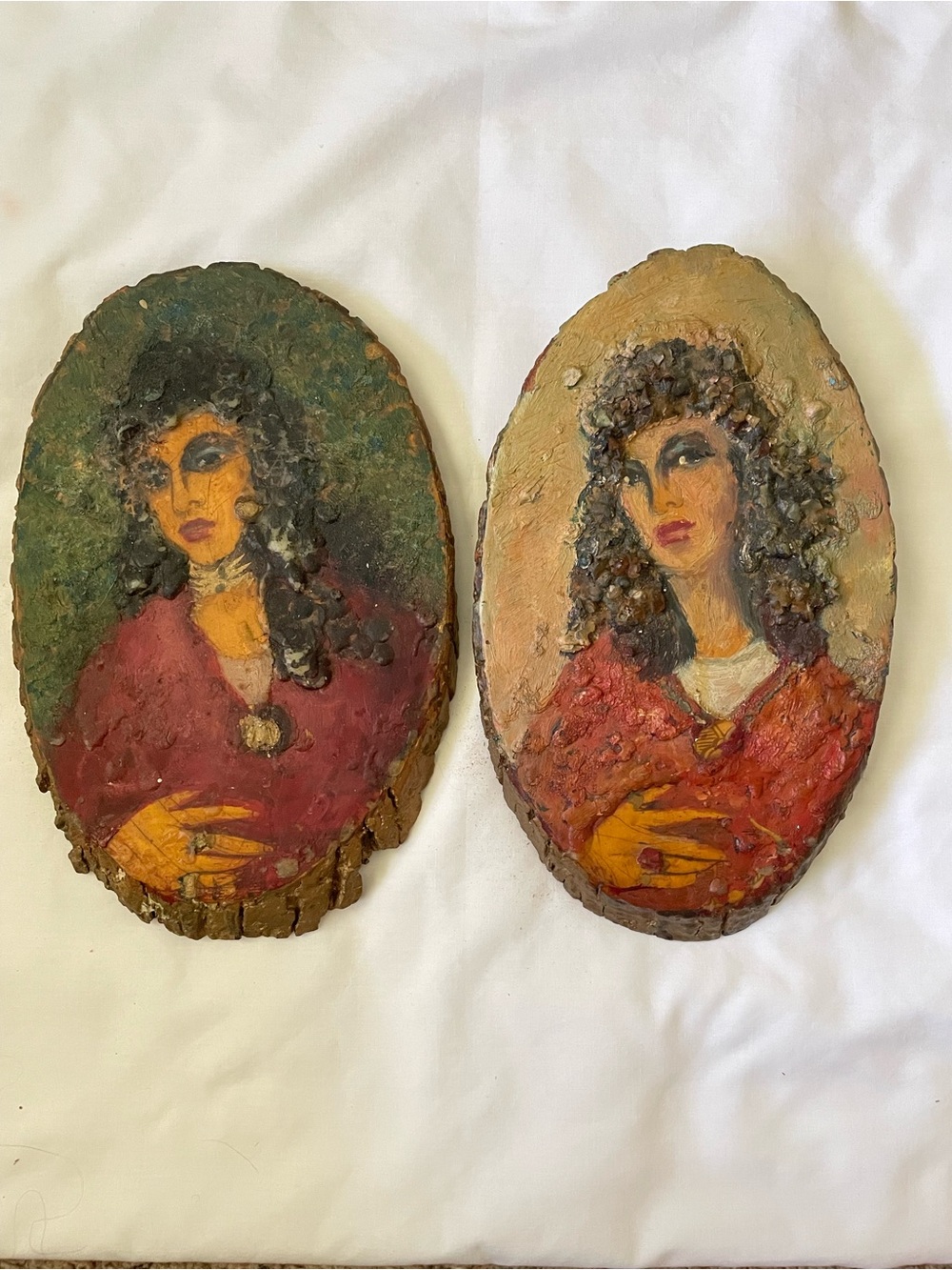 Pair Vintage Primitive Folk Art Wood Slice Wall Plaques Mineral Stone Portraits